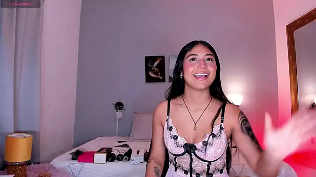 KimTaylorW online show from 04/22/26, 02:36