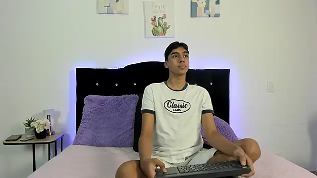 Eros Lux online show from 03/06/26, 04:03