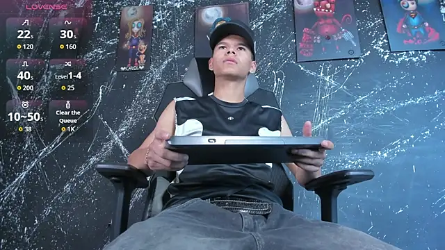 Snapshot of DylanRoyce_ chatting on 02/27/26, 01:00 DylanRoyce online show from 02/27/26, 01:00