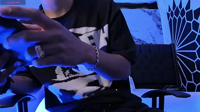 Snapshot of DylanRoyce_ chatting on 02/28/26, 12:39 DylanRoyce online show from 02/28/26, 12:39