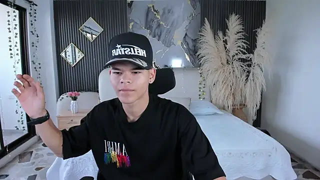 DylanRoyce  online show from 03/10/26, 12:21