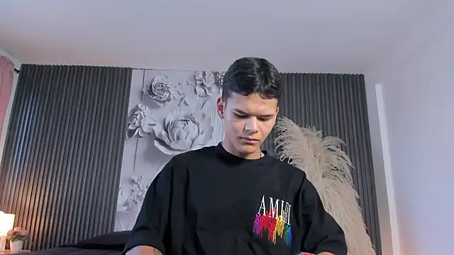 DylanRoyce  online show from 03/22/26, 12:52