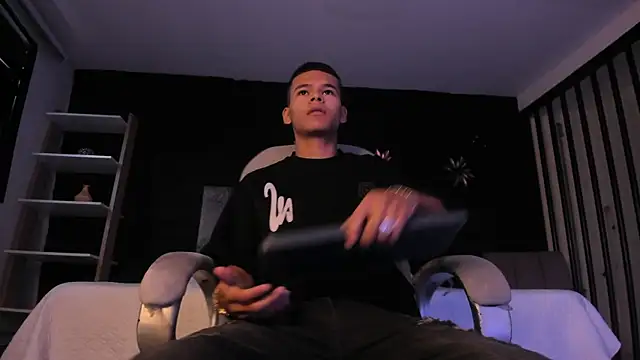 DylanRoyce  online show from 04/14/26, 12:22