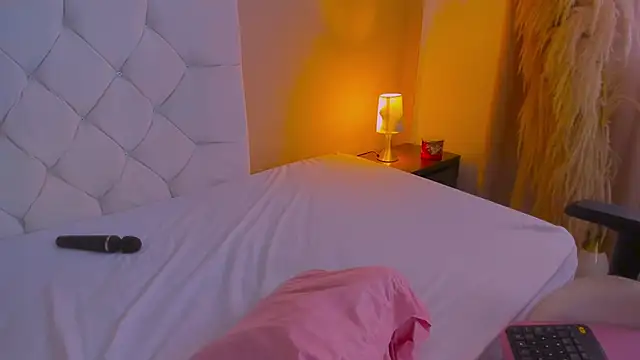 Dollhell online show from 04/23/26, 12:29