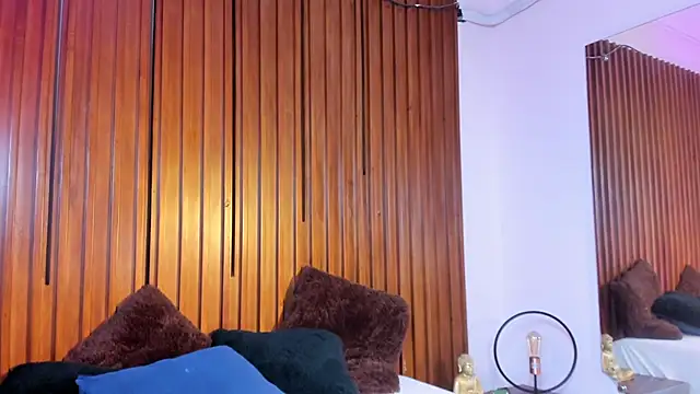 Snapshot of Laila-Miller chatting on 03/02/26, 07:15 Laila-Miller online show from 03/02/26, 07:15