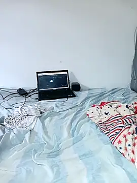 safiya  emira online show from 04/09/26, 03:28