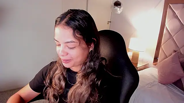dulce lyraa1 online show from 06/03/26, 04:48