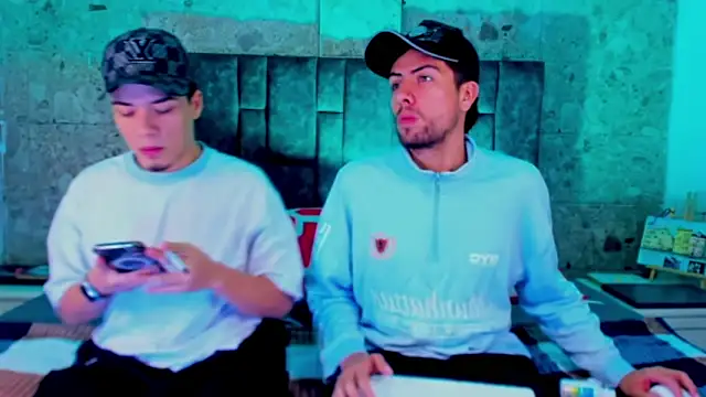 alex and christhoper online show from 04/29/26, 05:55