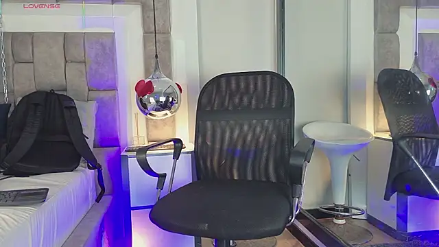 Austin Reedss online show from 03/25/26, 01:17