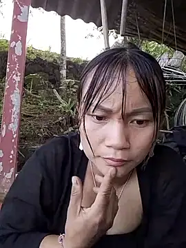 Snapshot of mami-rubi chatting on 05/04/26, 10:22 mami-rubi online show from 05/04/26, 10:22