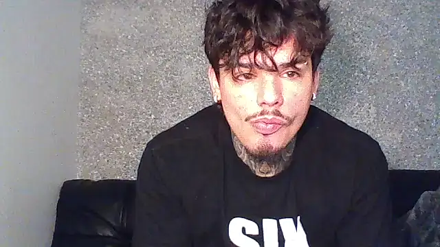 Snapshot of SNAKEARM chatting on 02/26/26, 10:42 SNAKEARM online show from 02/26/26, 10:42