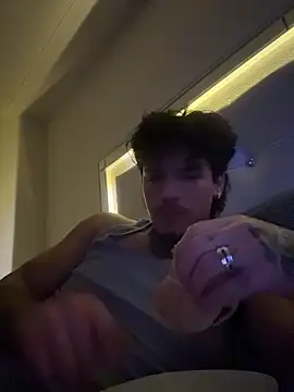 Snapshot of SNAKEARM chatting on 02/28/26, 11:22 SNAKEARM online show from 02/28/26, 11:22