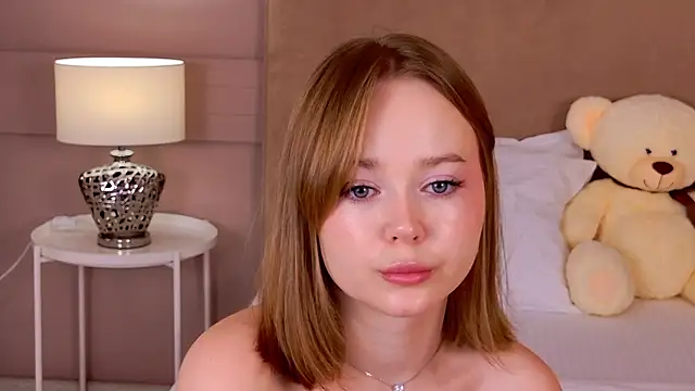 ElaraVance online show from 07/24/26, 05:05