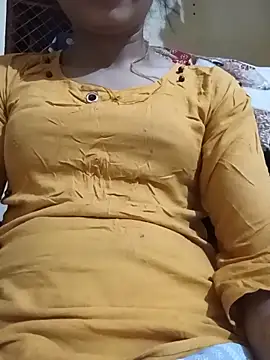 Snapshot of Rashmika_Mandana chatting on 05/17/26, 02:02 Rashmika Mandana online show from 05/17/26, 02:02