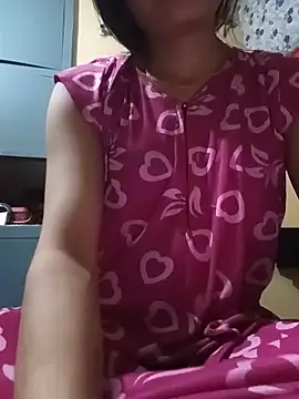 Snapshot of Rashmika_Mandana chatting on 05/22/26, 05:18 Rashmika Mandana online show from 05/22/26, 05:18