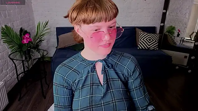  DreamLuna1  online show from 04/22/26, 01:56