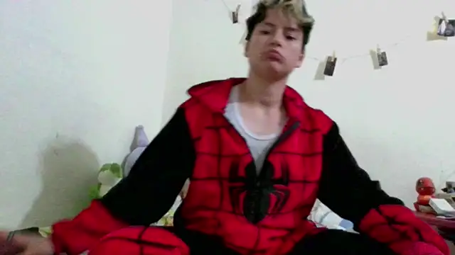 RedHood 1 online show from 04/24/26, 04:48