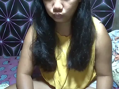 Flowerbebe online show from 04/18/26, 07:07