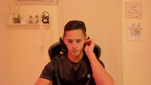 sexy andres01 online show from 03/15/26, 12:16