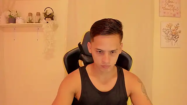 sexy andres01 online show from 04/28/26, 02:00