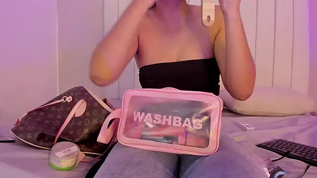 sophia walkett  online show from 03/25/26, 01:50