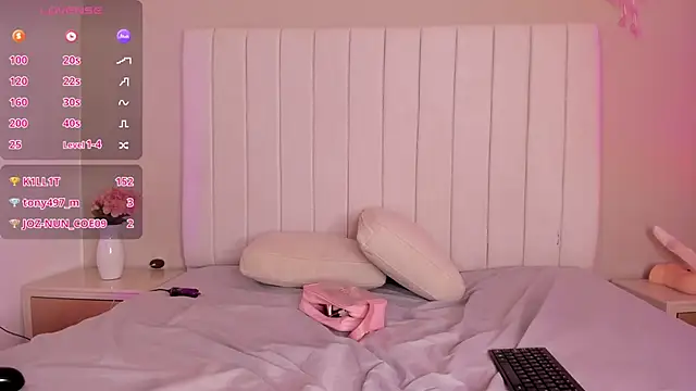 sophia walkett  online show from 04/19/26, 07:05