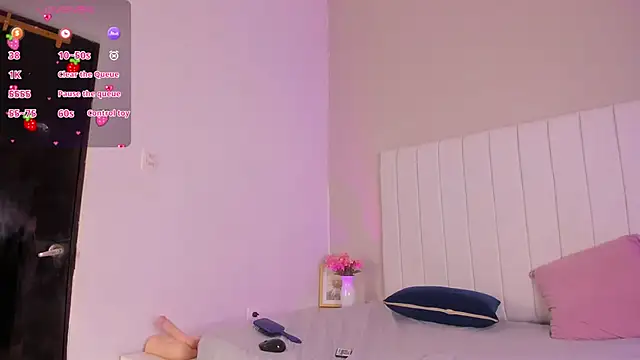 Snapshot of sophia_walkett_ chatting on 06/10/26, 02:38 sophia walkett online show from 06/10/26, 02:38