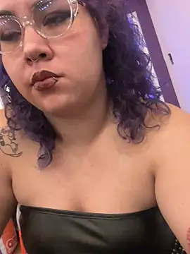 Snapshot of lilith_velvet_ chatting on 05/14/26, 04:19 lilith velvet online show from 05/14/26, 04:19