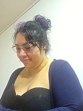 Snapshot of lilith_velvet_ chatting on 05/28/26, 02:14 lilith velvet online show from 05/28/26, 02:14
