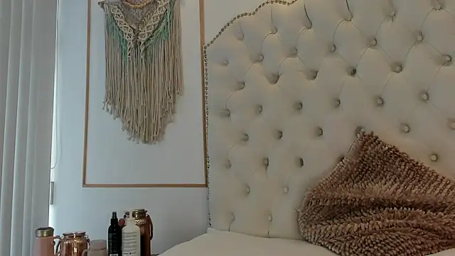 Sara funy online show from 02/25/26, 12:26