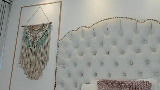 Sara funy online show from 04/21/26, 11:16