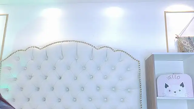 Sara funy online show from 07/25/26, 11:52