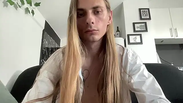 Snapshot of mi_chyort chatting on 06/07/26, 05:38 mi chyort online show from 06/07/26, 05:38