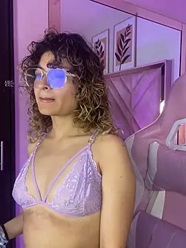 emilyjonesss  online show from 04/10/26, 09:52