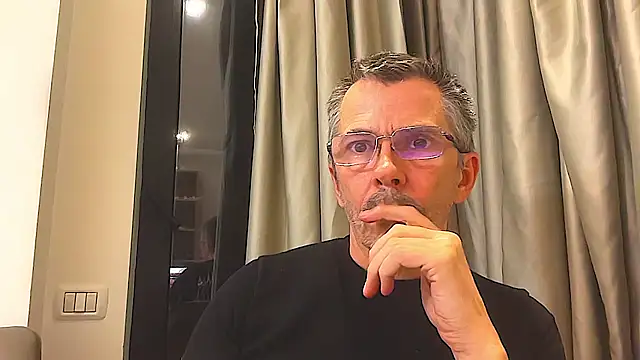 Snapshot of SerenaBFF chatting on 02/24/26, 06:17 SerenaBFF online show from 02/24/26, 06:17