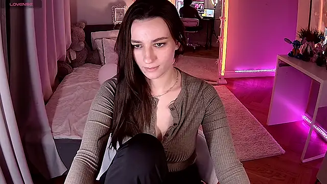 Snapshot of Vivian_Wee chatting on 03/01/26, 09:50 Vivian Wee online show from 03/01/26, 09:50