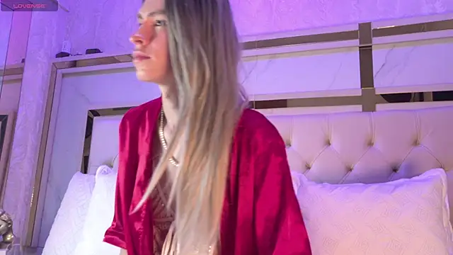 kamilla rossi online show from 04/15/26, 08:09