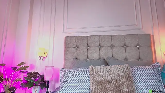 gabyevans4 online show from 04/24/26, 12:18