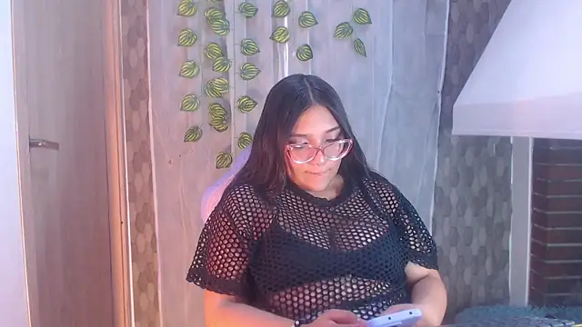 anyela donecm online show from 05/08/26, 07:41