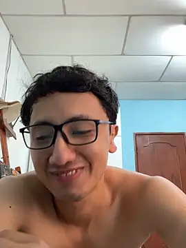 Snapshot of Gonzalogz chatting on 04/24/26, 07:27 Gonzalogz online show from 04/24/26, 07:27