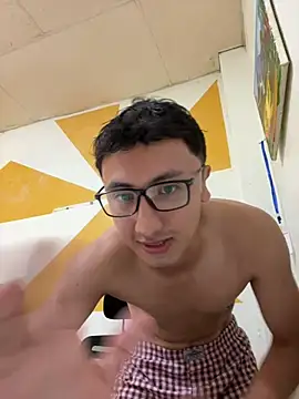Snapshot of Gonzalogz chatting on 05/10/26, 04:28 Gonzalogz online show from 05/10/26, 04:28