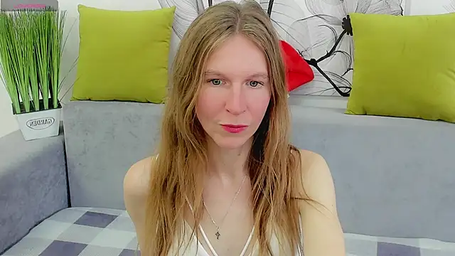 Mira XOo online show from 04/14/26, 02:01