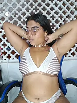 Coraline em online show from 04/21/26, 06:44