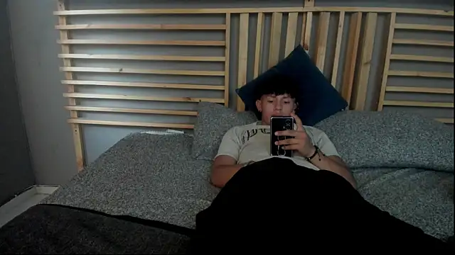 clark ken01 online show from 04/18/26, 08:42