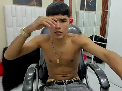 Snapshot of Thiago_collinss chatting on 02/28/26, 10:33 Thiago collinss online show from 02/28/26, 10:33