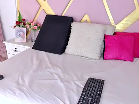 TiffannyValentine online show from 04/18/26, 07:58