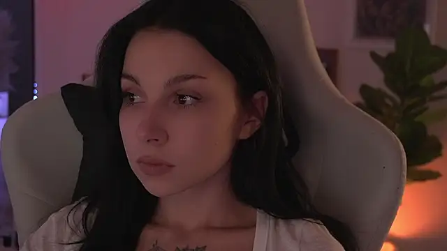 Akaruiiii online show from 04/07/26, 03:34