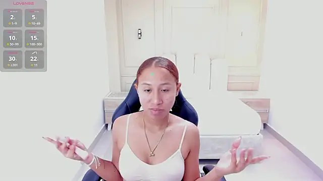 LESLYSIMPSON online show from 04/08/26, 07:25