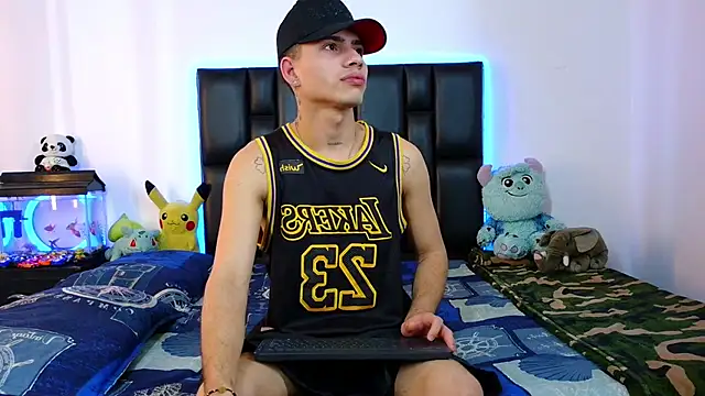 Snapshot of Dereek_Hot chatting on 02/26/26, 09:36 Dereek Hot online show from 02/26/26, 09:36