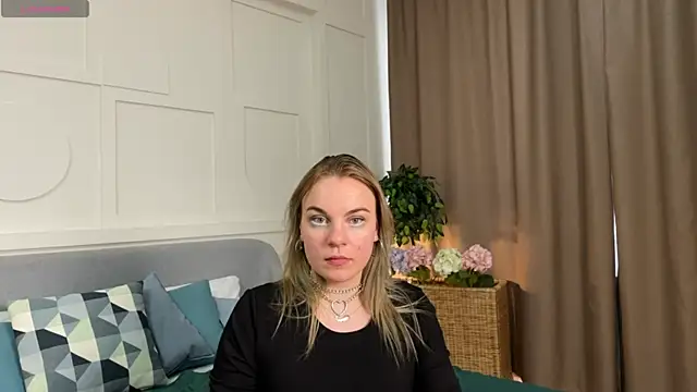 Snapshot of Glow_Margo chatting on 03/02/26, 07:26 Glow Margo online show from 03/02/26, 07:26